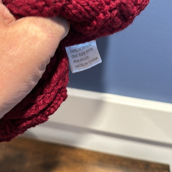 C. C Beanie one size maroon - Picture 3 of 5